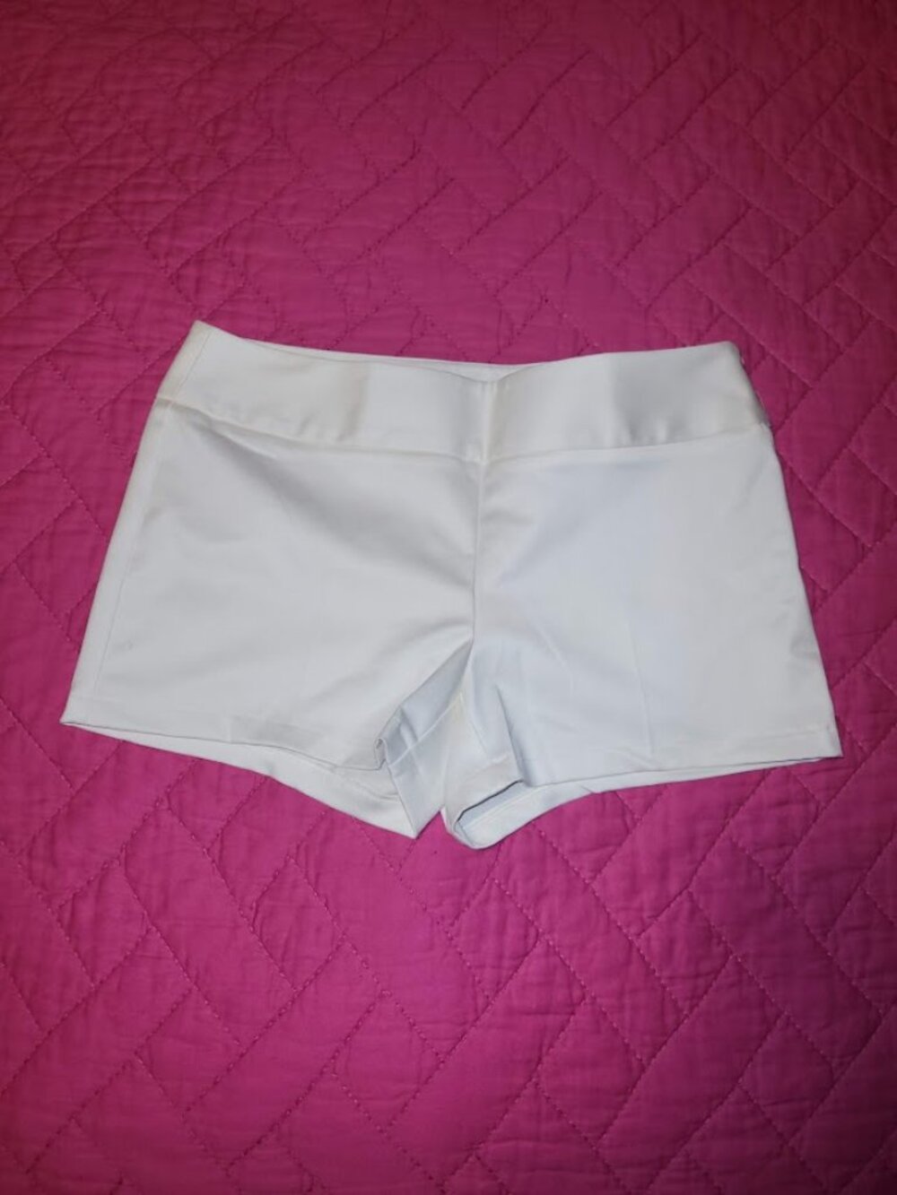 Trina Turk Off White Shorts Women's Size 10 Side Zip Stretch Made in USA